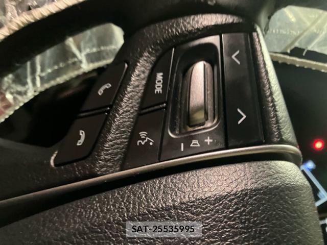 Toyota ALPHARD HYBRID 2019-01 8740279-8