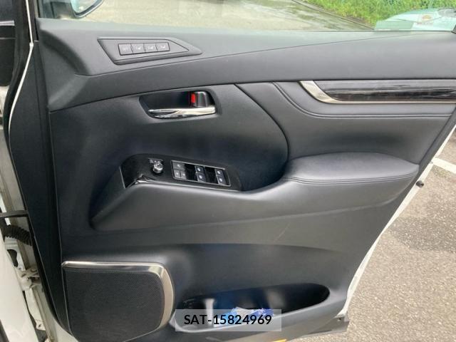 Toyota ALPHARD HYBRID 2018-07 8740284-24