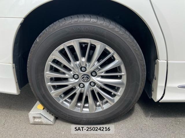 Toyota ALPHARD HYBRID 2017-07 8740283-8