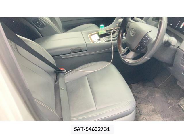 Toyota ALPHARD HYBRID 2023-11 8870377-24
