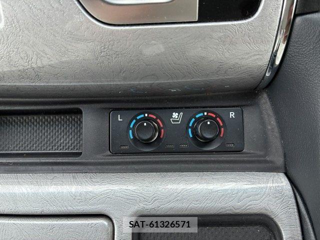 Toyota ALPHARD HYBRID 2019-05 8878560-19
