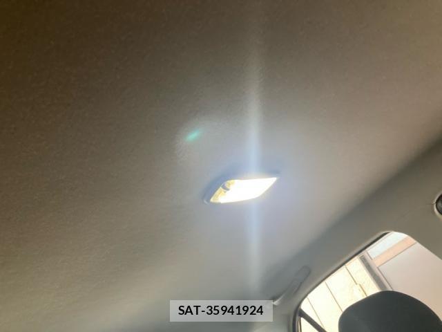 Toyota ALTEZZA 1999-01 8870380-17