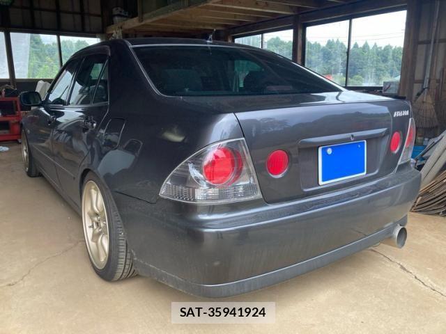Toyota ALTEZZA 1999-01 8870380-3