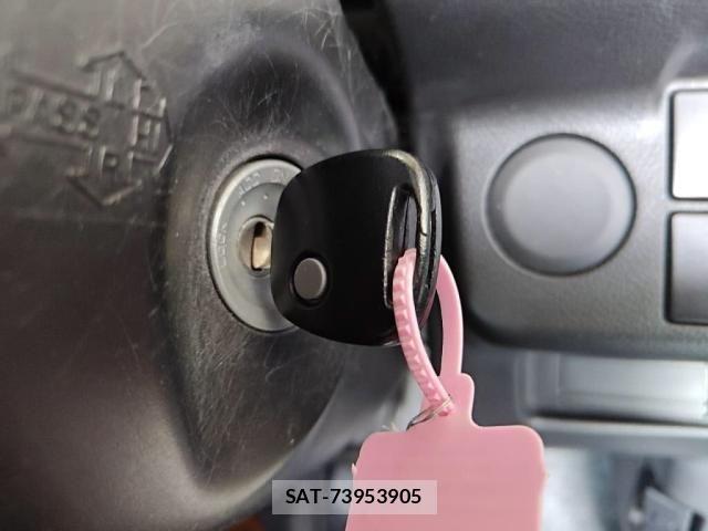 Suzuki ALTO 2017-01 7214478-13