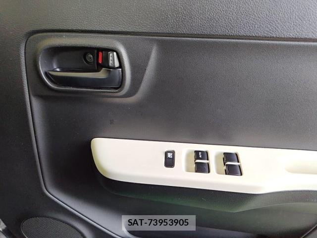Suzuki ALTO 2017-01 7214478-17