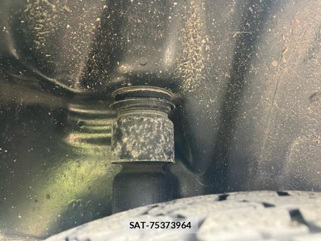 Suzuki ALTO 2015-05 7214476-11