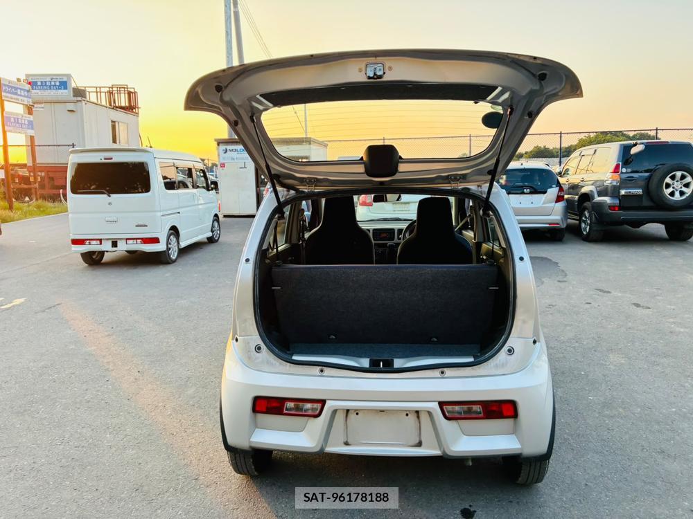 Suzuki ALTO 2019-06 7732325-26