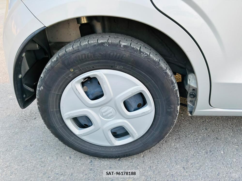 Suzuki ALTO 2019-06 7732325-27