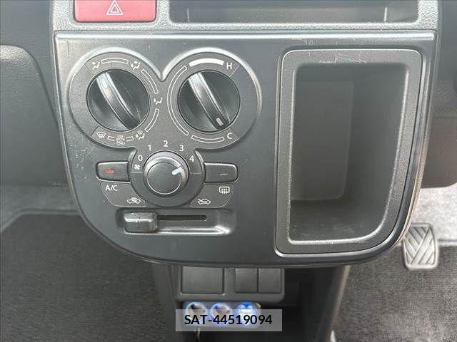 Suzuki ALTO 2015-02 8128787-23