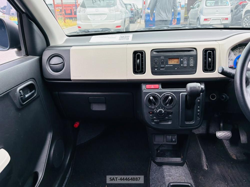 Suzuki ALTO 2019-06 8095796-17