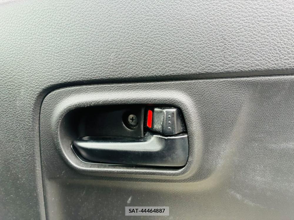 Suzuki ALTO 2019-06 8095796-18