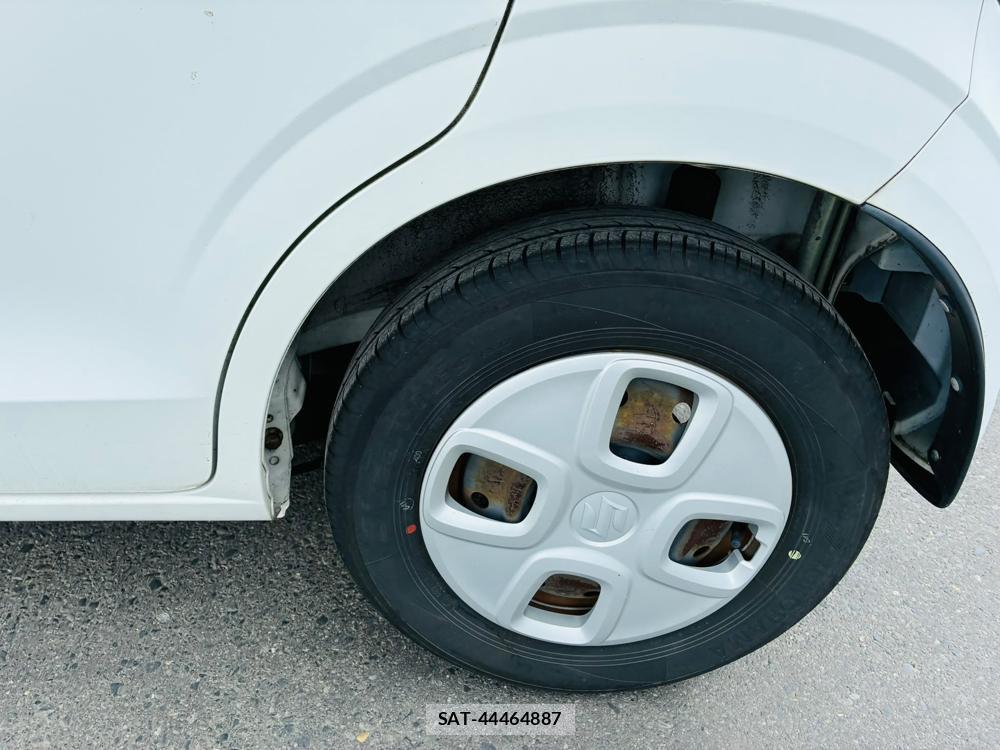 Suzuki ALTO 2019-06 8095796-28