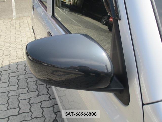 Suzuki ALTO 2025-09 8206190-12