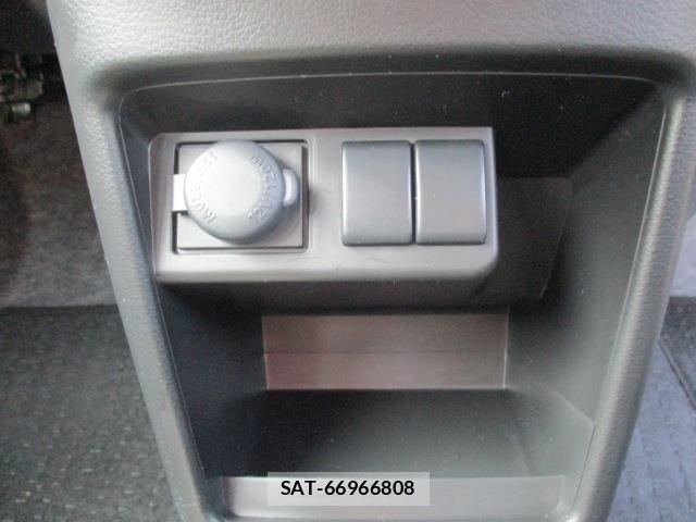 Suzuki ALTO 2025-09 8206190-29