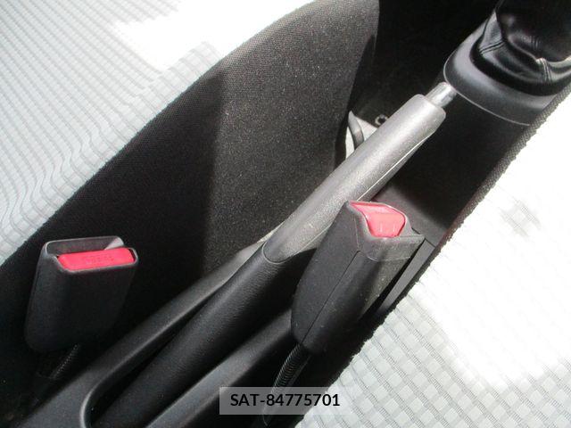 Suzuki ALTO 2017-11 8364590-11
