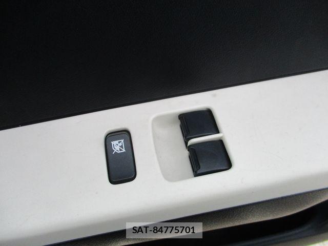 Suzuki ALTO 2017-11 8364590-12