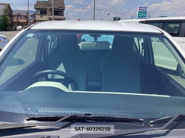 Suzuki ALTO 2017-04 8364587-12