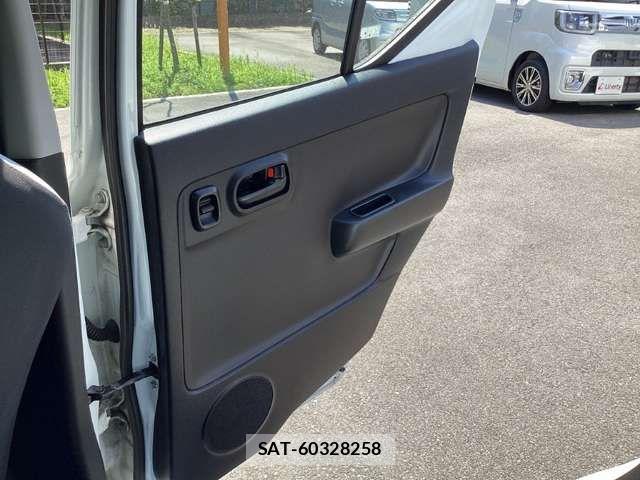 Suzuki ALTO 2017-04 8364587-19