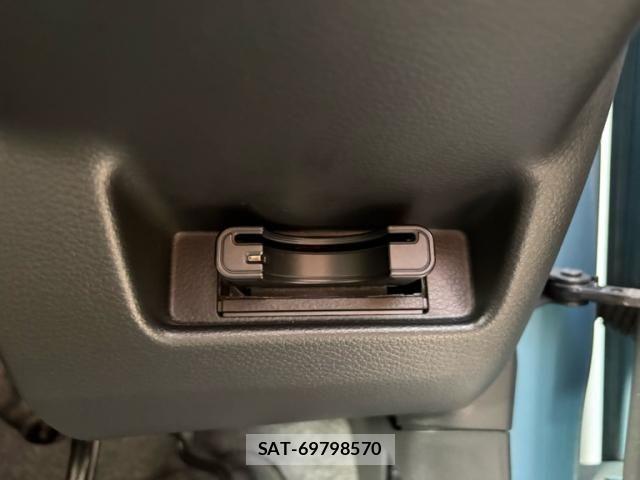 Suzuki ALTO 2017-09 8411122-18