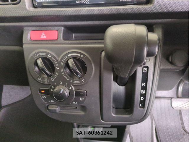 Suzuki ALTO 2019-07 8411123-10