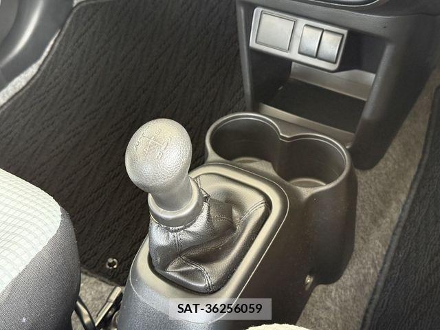 Suzuki ALTO 2016-02 8779420-12