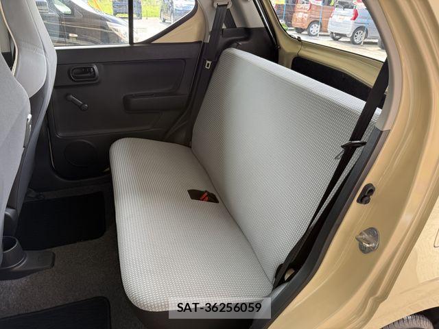 Suzuki ALTO 2016-02 8779420-25