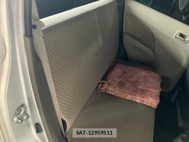 Suzuki ALTO 2011-01 8827728-12