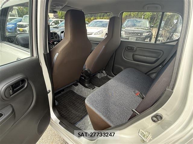 Suzuki ALTO 2022-02 8827720-26