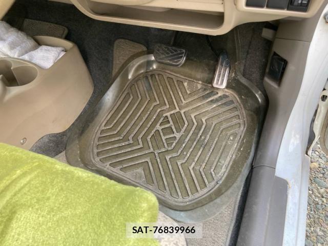 Suzuki ALTO 2012-01 6988010-14