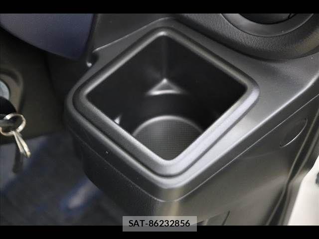 Suzuki ALTO 2025-02 7057378-7