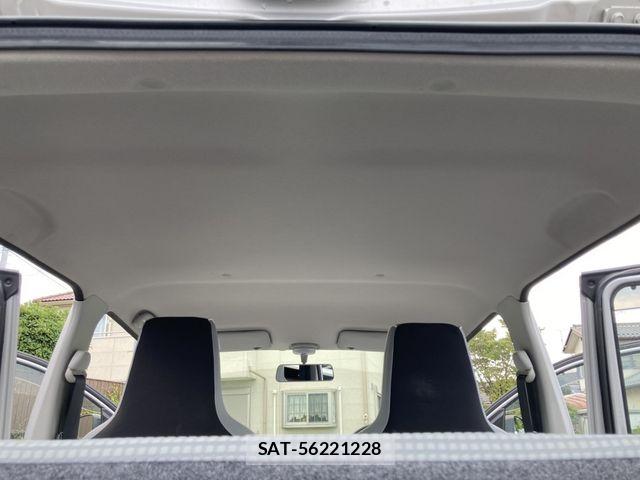 Suzuki ALTO 2018-05 8072755-12