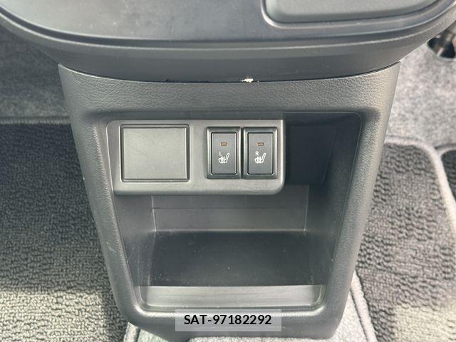 Suzuki ALTO 2017-06 8206208-17