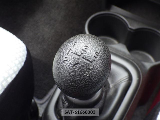 Suzuki ALTO 2016-03 8334733-7