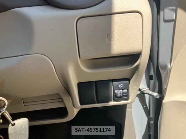 Suzuki ALTO 2012-02 8334741-17
