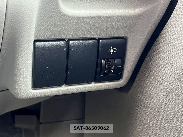 Suzuki ALTO 2013-06 8411144-16