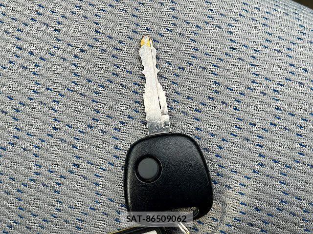 Suzuki ALTO 2013-06 8411144-25