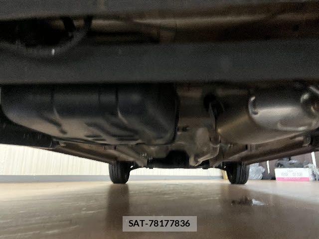 Suzuki LAPIN 2010-12 7720483-23