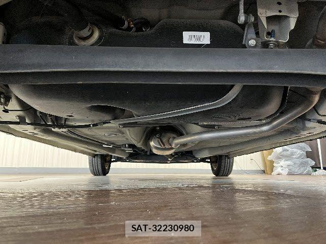 Suzuki LAPIN 2017-03 8206215-23