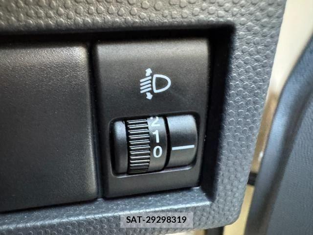 Suzuki LAPIN 2012-03 8353886-26