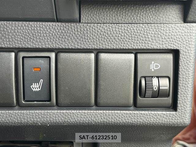 Suzuki LAPIN 2011-01 8740328-19