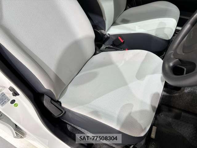 Suzuki ALTO 2017-11 4928421-11