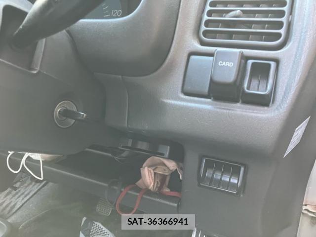 Suzuki ALTO 2001-11 8523473-17