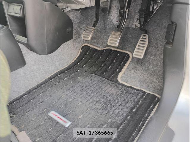 Suzuki ALTO WORKS 2017-10 8364697-12