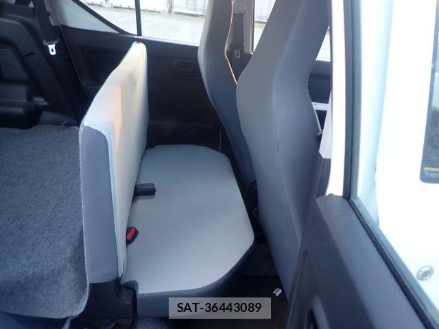 Suzuki ALTO 2018-01 6641220-18