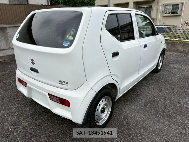 Suzuki ALTO 2018-04 7214649-2