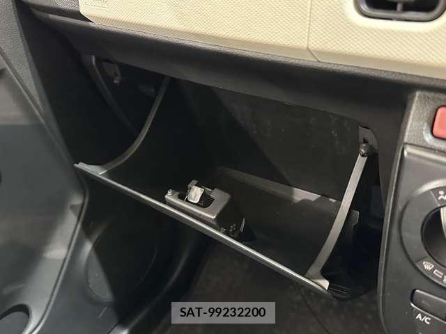 Suzuki ALTO 2018-04 7356754-13