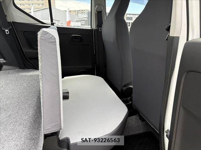 Suzuki ALTO 2021-05 7561816-17
