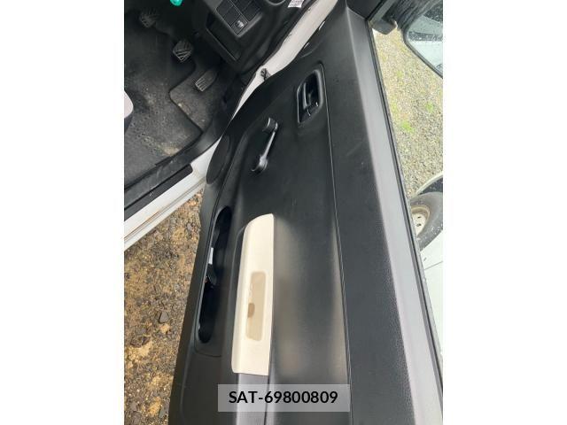 Suzuki ALTO 2015-11 8523478-11
