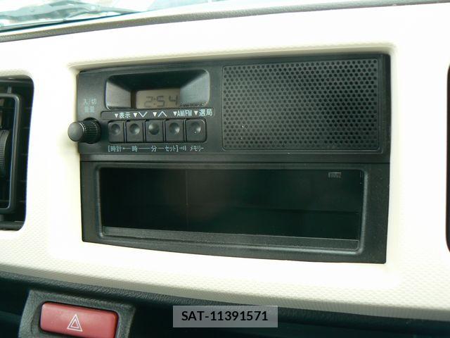 Suzuki ALTO 2017-01 8878634-8