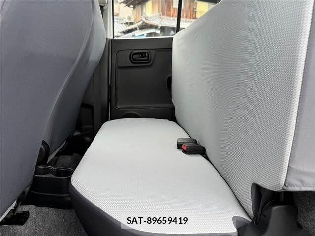Suzuki ALTO 2018-03 8878635-18